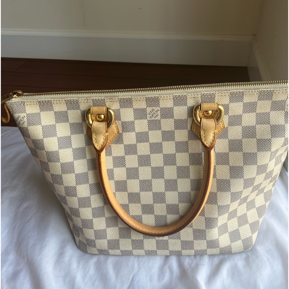 Louis Vuitton Handbags - SOLD❤️❤️❤️